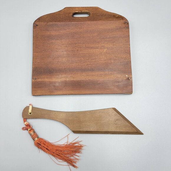 Vintage Wood Hand Carved Painted Crumb Tray & Scraper Floral & Bird Design Japan - Picture 3 of 11